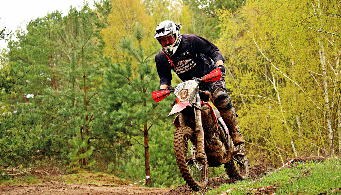 How to Handle Wet and Muddy Conditions: The Best Tyres for the Job
